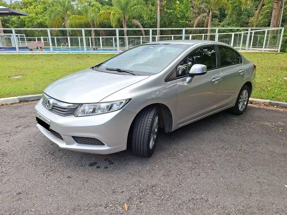 HONDA CIVIC 1.8 LXS 16V FLEX 4P MANUAL HONDA CIVIC 1.8 LXS 16V FLEX 4P MANUAL
